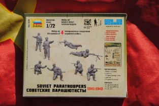 Zvezda 6138 Soviet Paratroopers 1941-1943